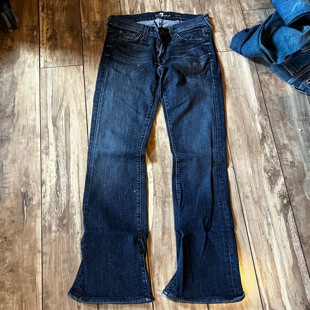 Very good condition- no visible flaws